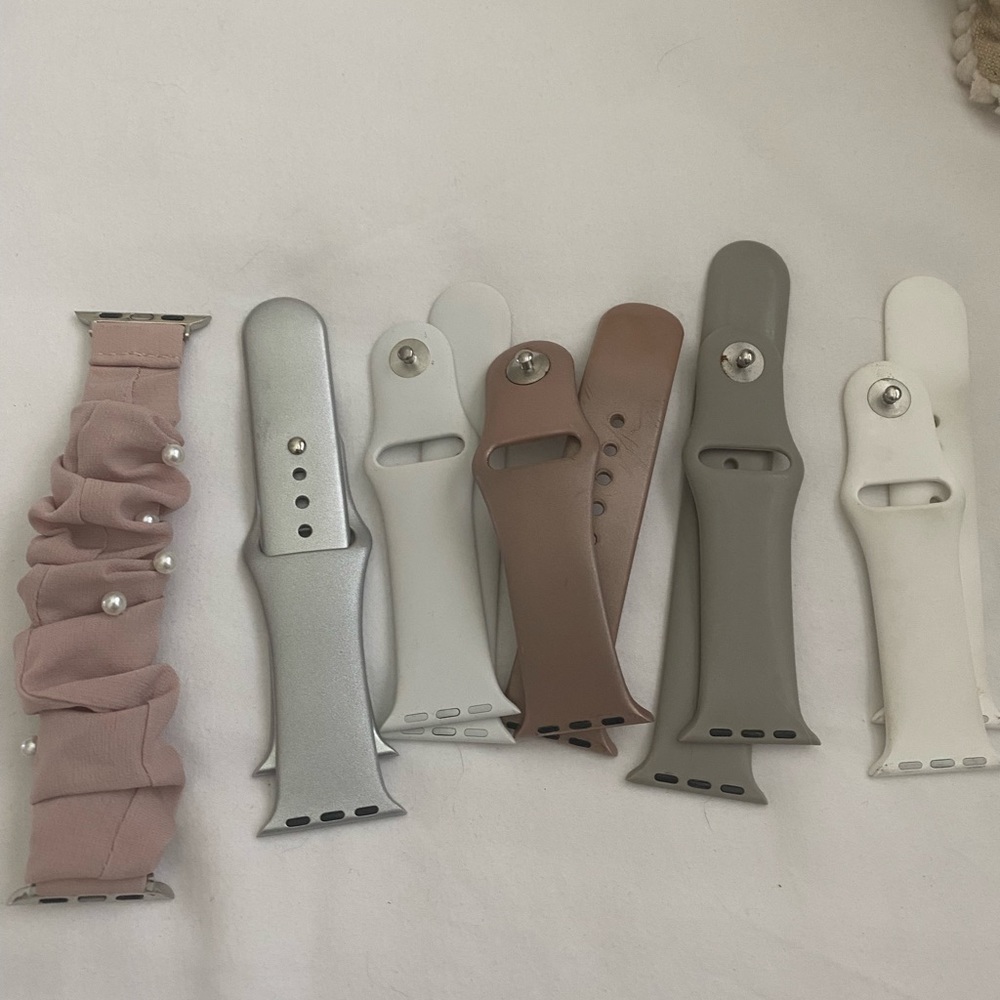 Apple Watch replacement bands - some new , some barely worn